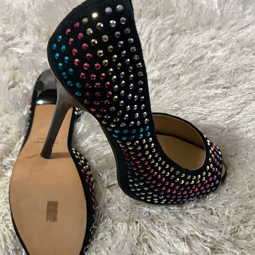 Shoes - Picture 3 of 6